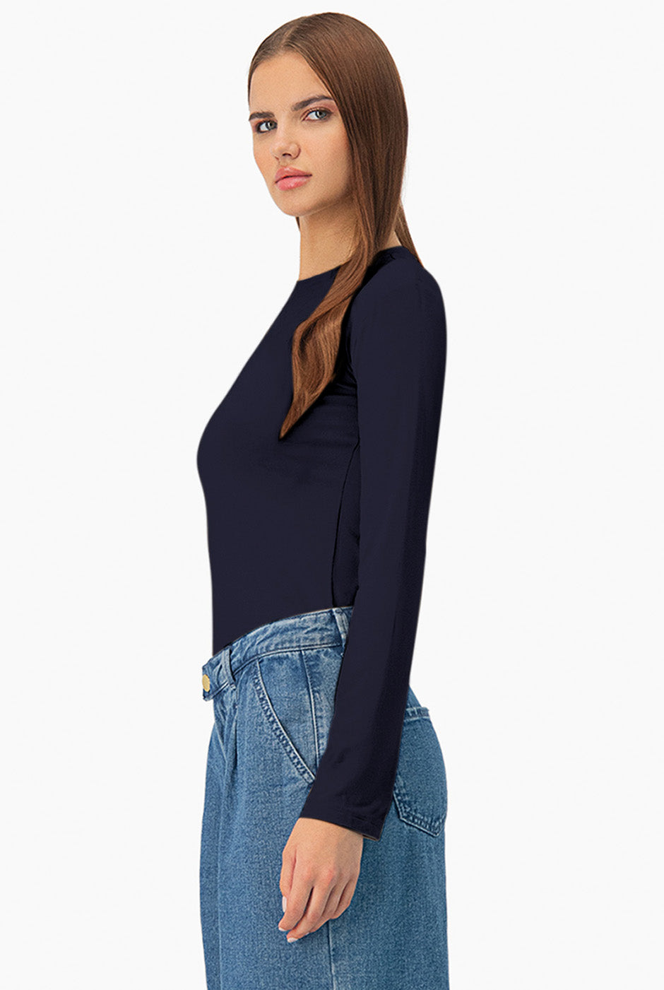 Playera básica azul marino de manga larga y cuello redondo