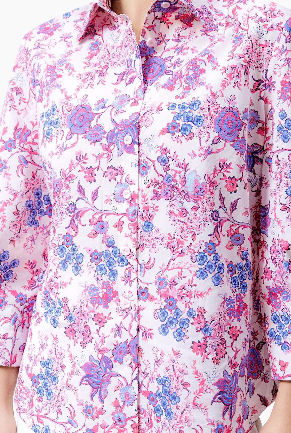 Blusa camisera fucsia con estampado floral y mangas 3/4