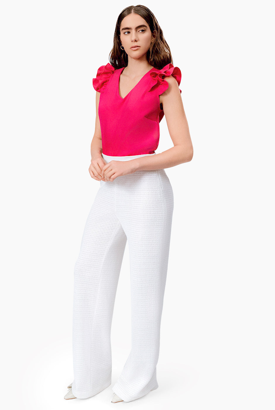 Blusa fucsia con escote en V y mangas de olan