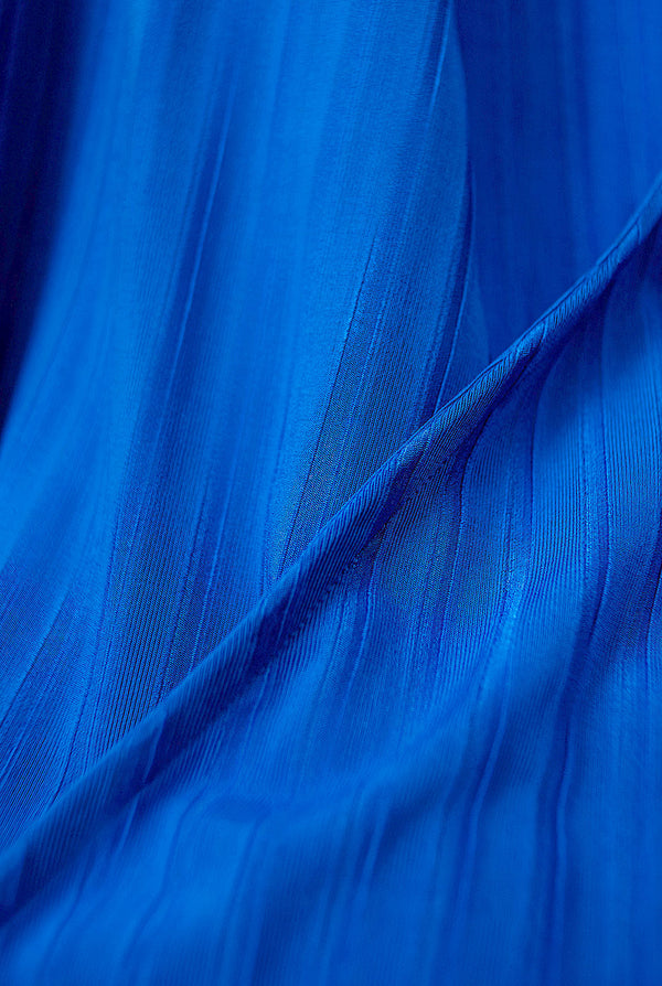 Blusa azul de manga larga