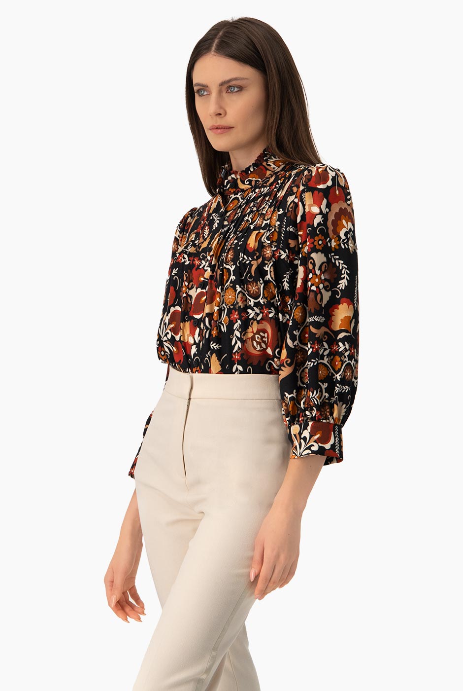 Blusa estampada de manga larga con plisado y cuello mao