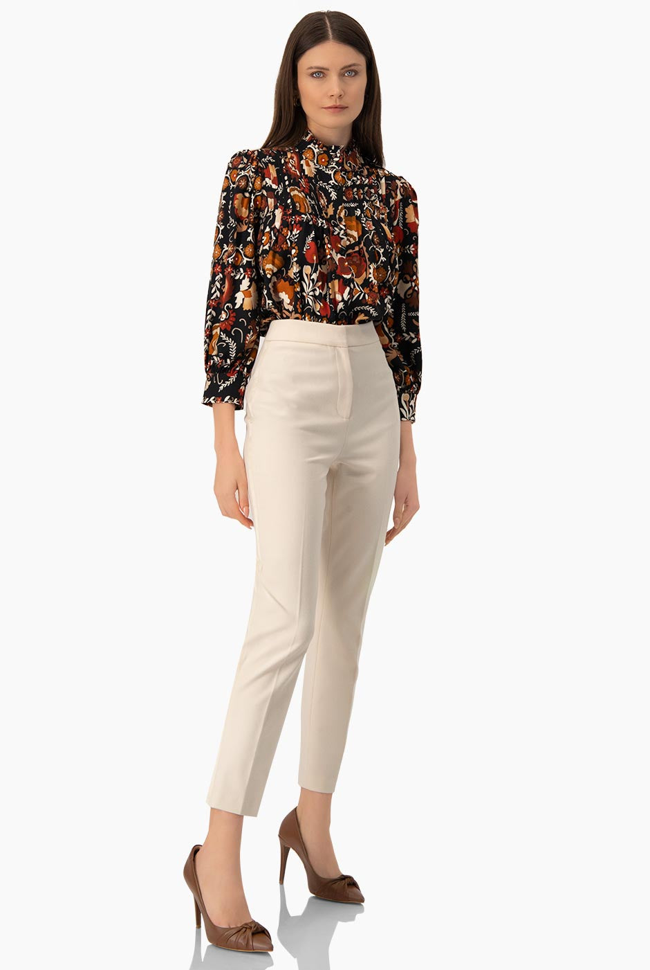 Blusa estampada de manga larga con plisado y cuello mao