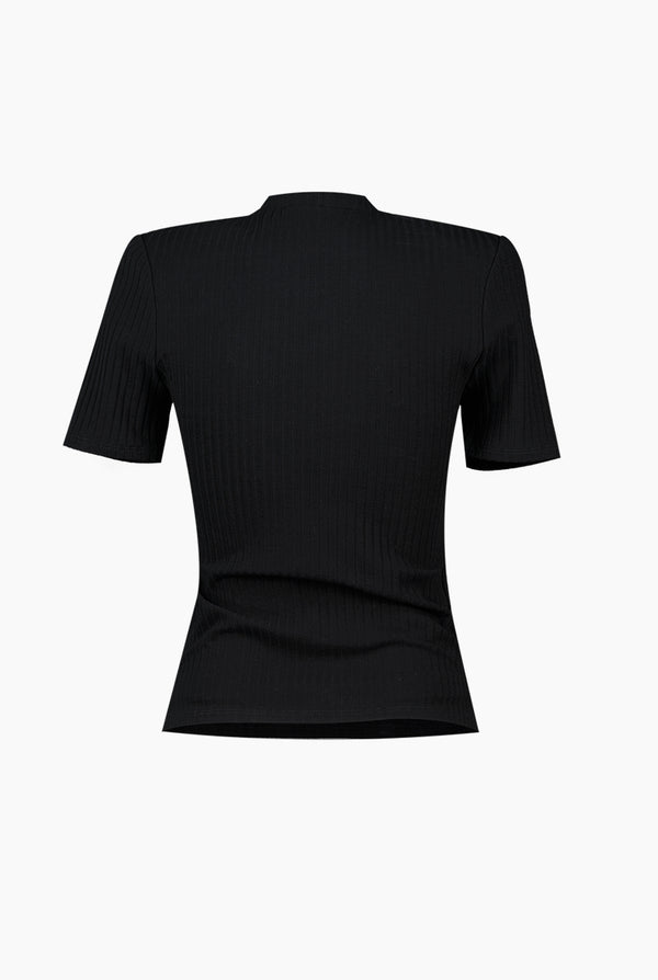 Blusa negra cuello redondo