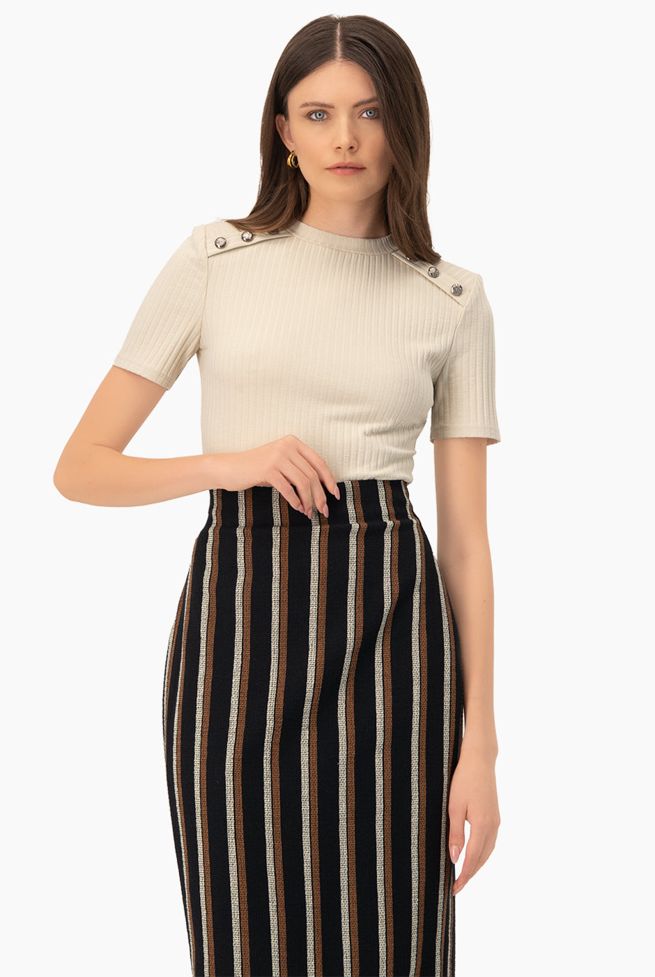 Blusa natural de canale con botones y cuello redondo