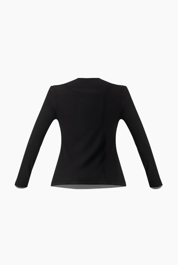 Blusa negra de cuello asimetrico