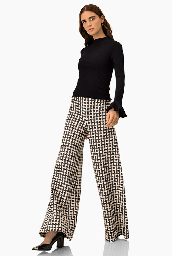 Blusa negra de cuello redondo