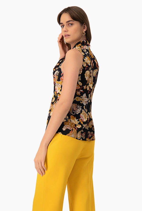 Blusa con cintas en cuello