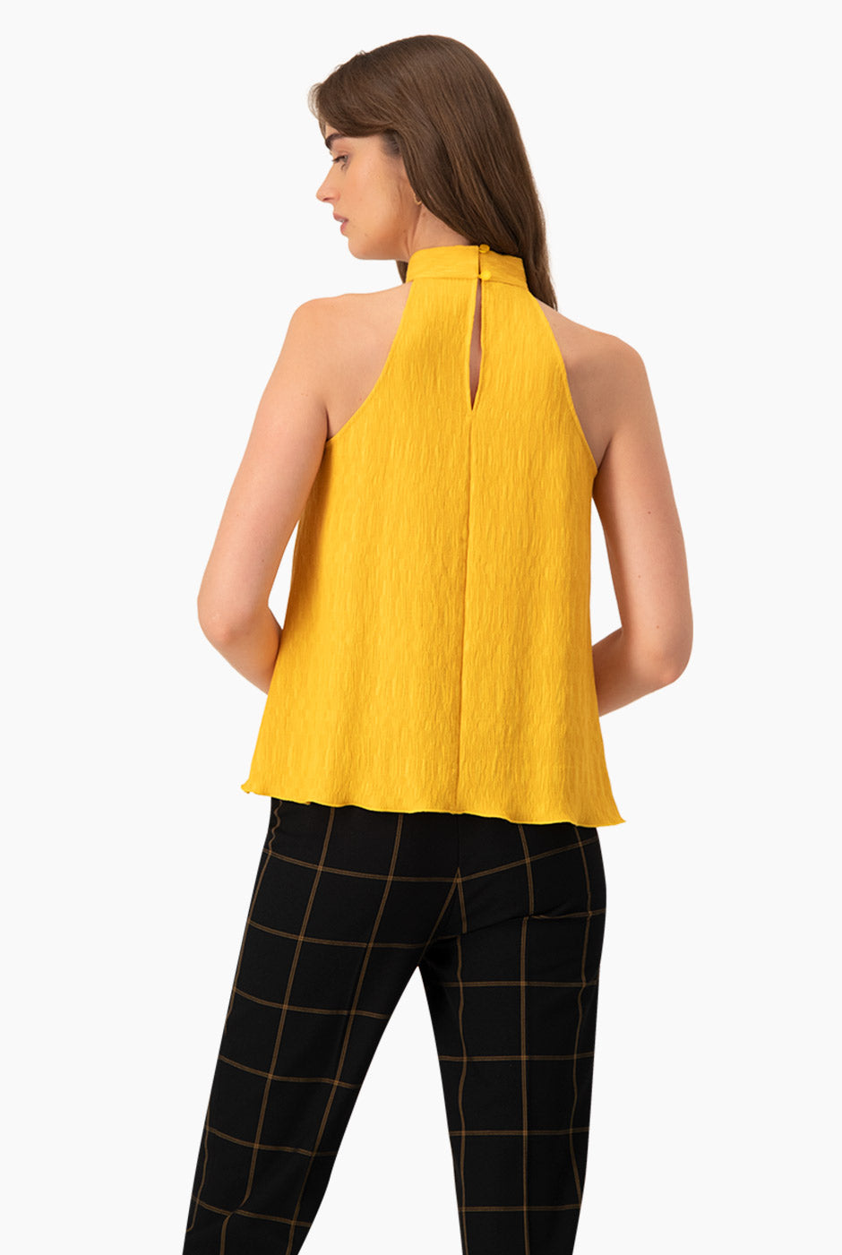 Blusa amarilla de cuello halter sin mangas