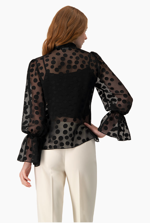 Blusa lunares y cuello con amarre