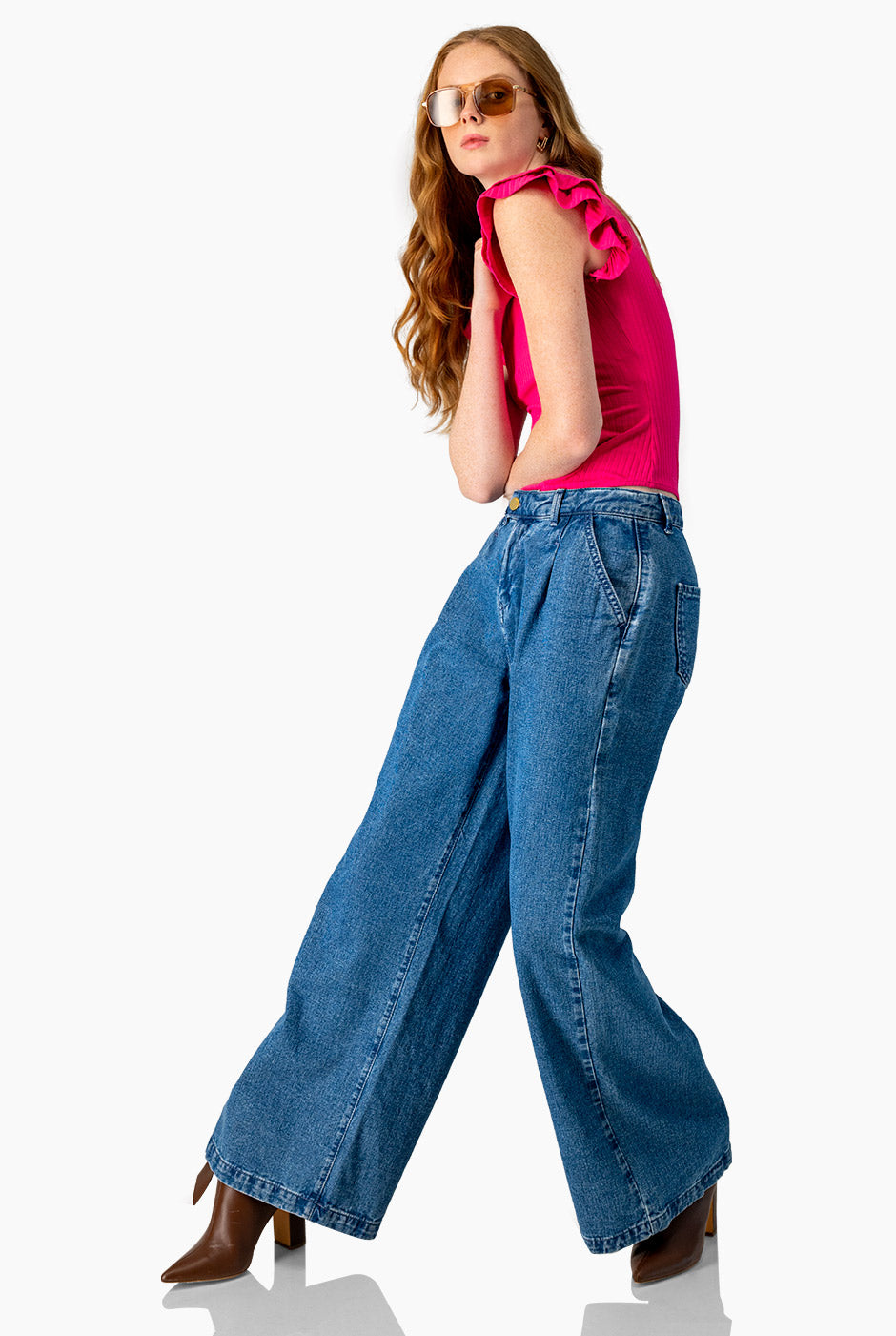 Body rosa con olanes en los hombros y cuello redondo