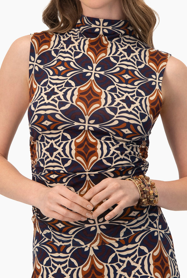 Blusa fruncida en costados