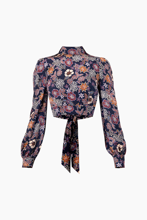 Blusa corta con amarre