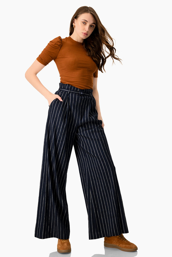 Blusa cafe de hombro abullonado