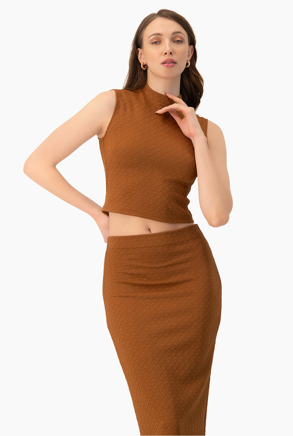 Top tejido en tono cafe