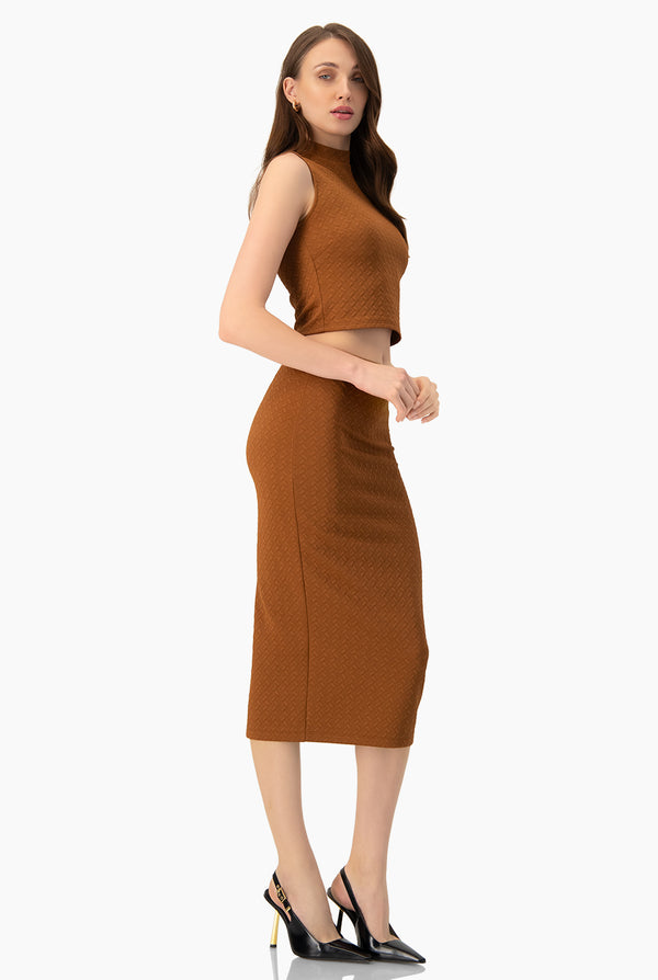 Top tejido en tono cafe