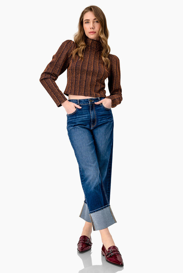 Top corto cuello alto