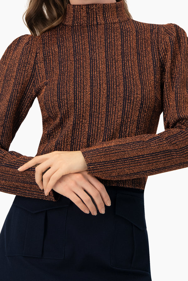 Top corto cuello alto