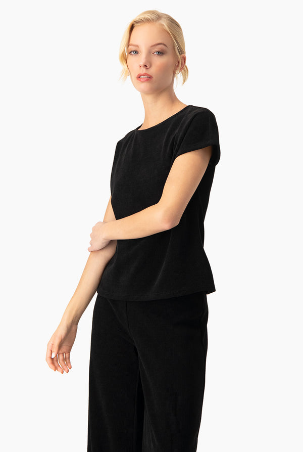 Blusa negra de hombro caido