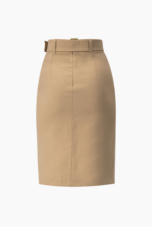 Falda lisa con cinturon y botones