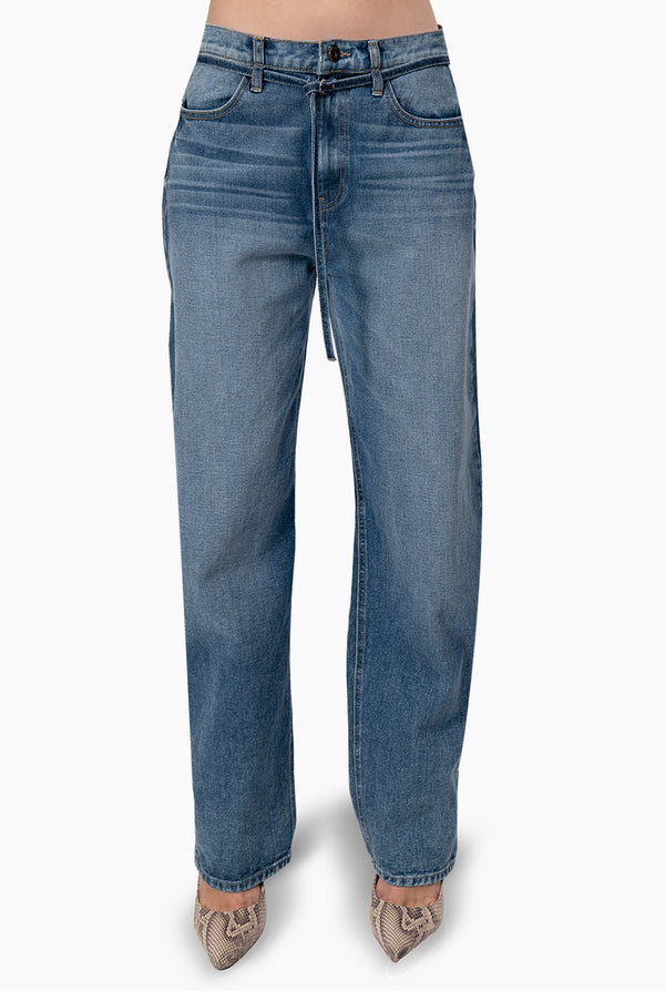 Jeans denim recto de un boton