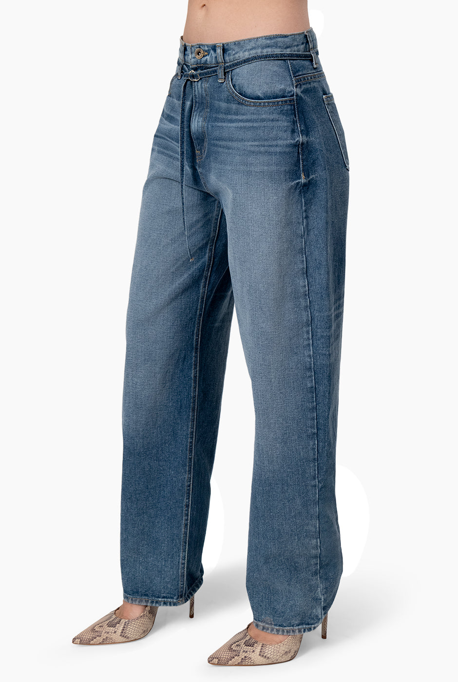 Jeans denim recto azul con botón y bolsillos