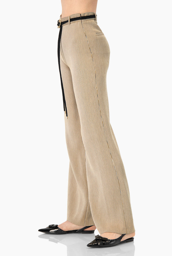 Pantalon semi campana con cierre