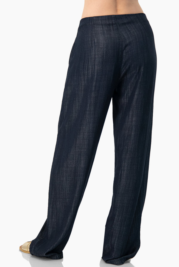 Jeans amplio con botones en pretina