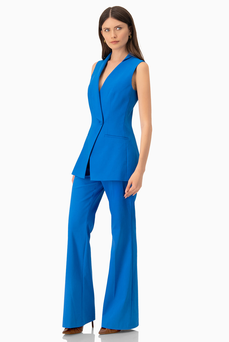 Pantalón campana azul con bolsillos simulados