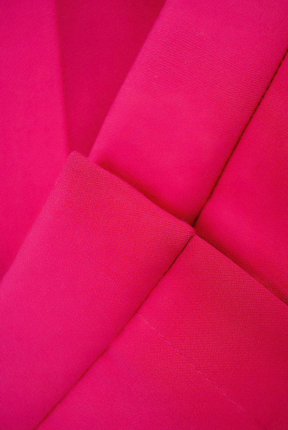 Pantalón sastreado recto fucsia con cierre frontal