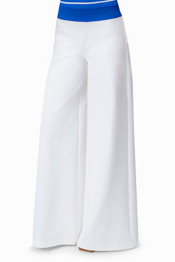 Pantalon liso y pierna amplia