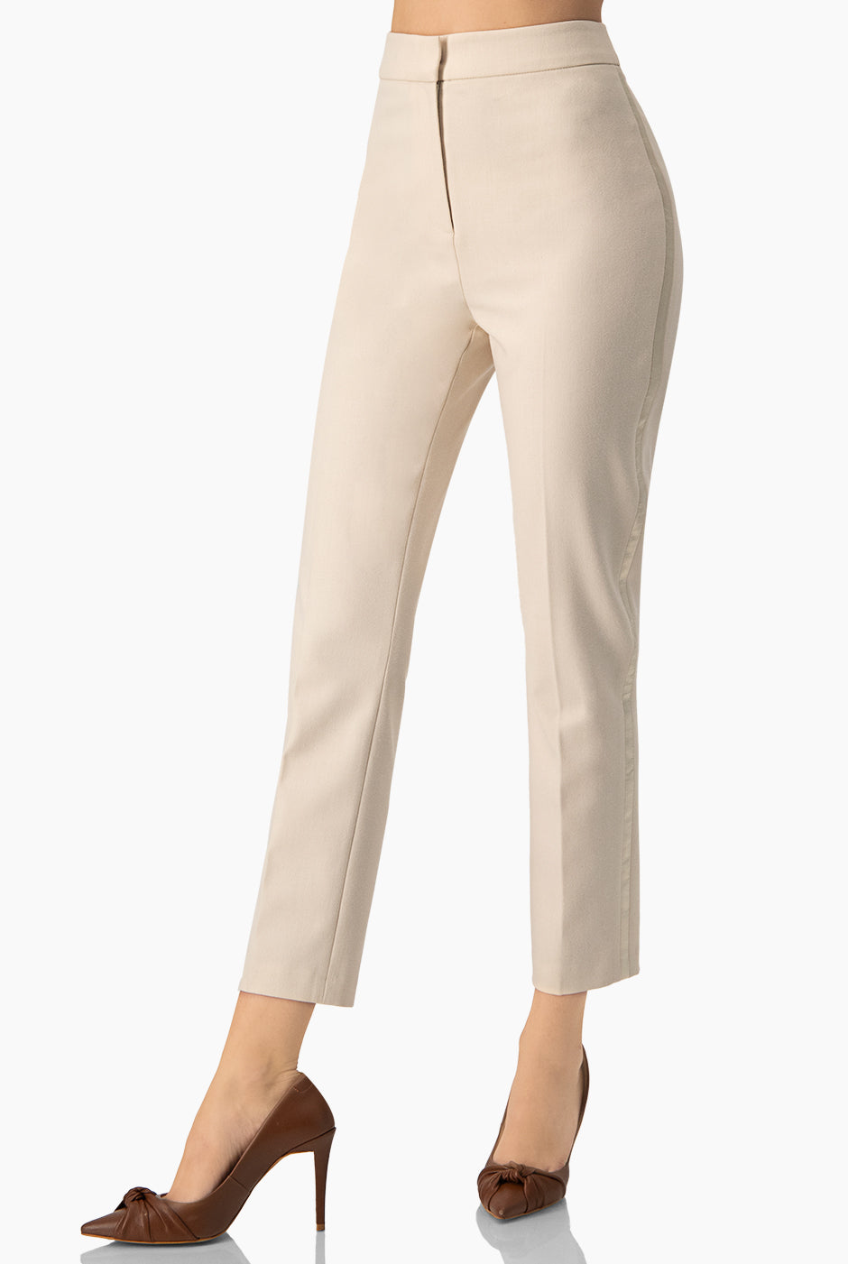 Pantalón recto sastreado natural con bolsillos simulados