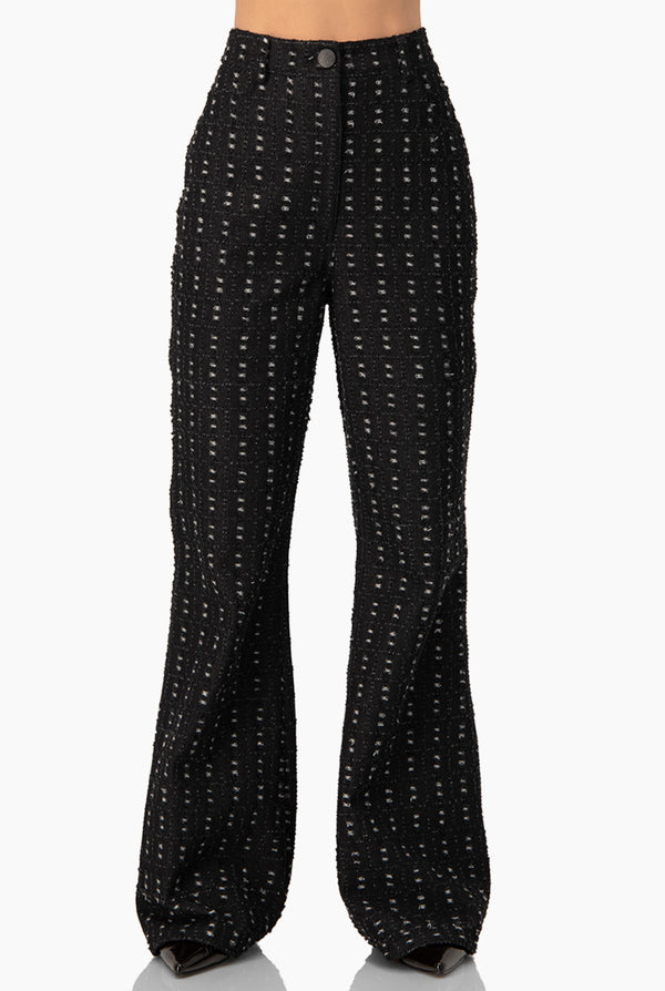Pantalon negro semi acampanado
