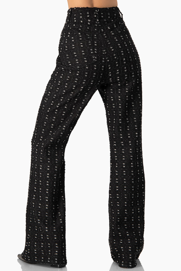 Pantalon negro semi acampanado