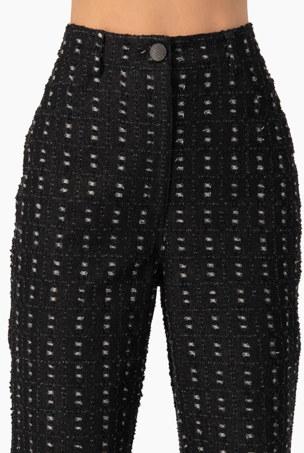 Pantalon negro semi acampanado