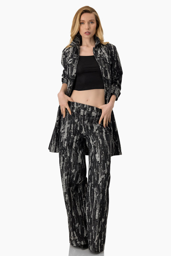 Pantalon tiro alto y pierna amplia