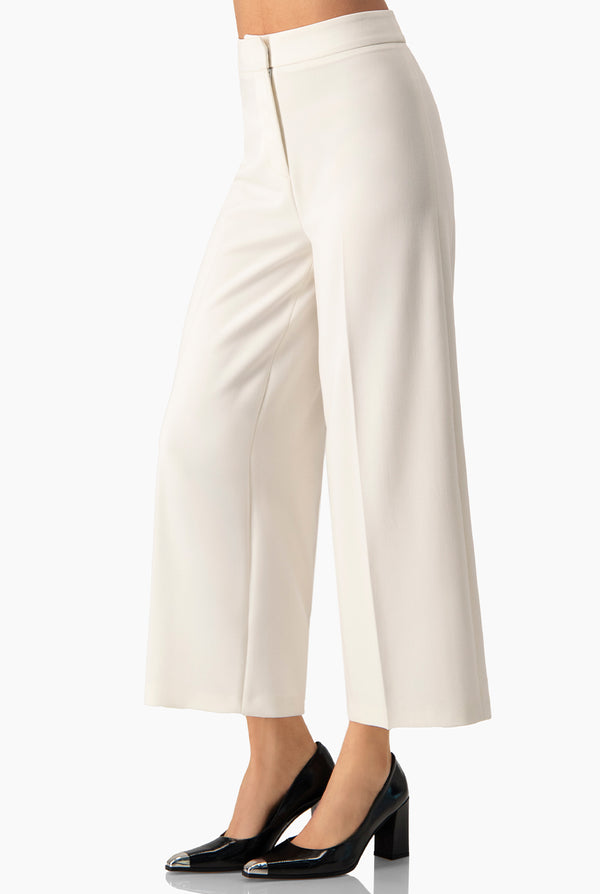Pantalon capri liso