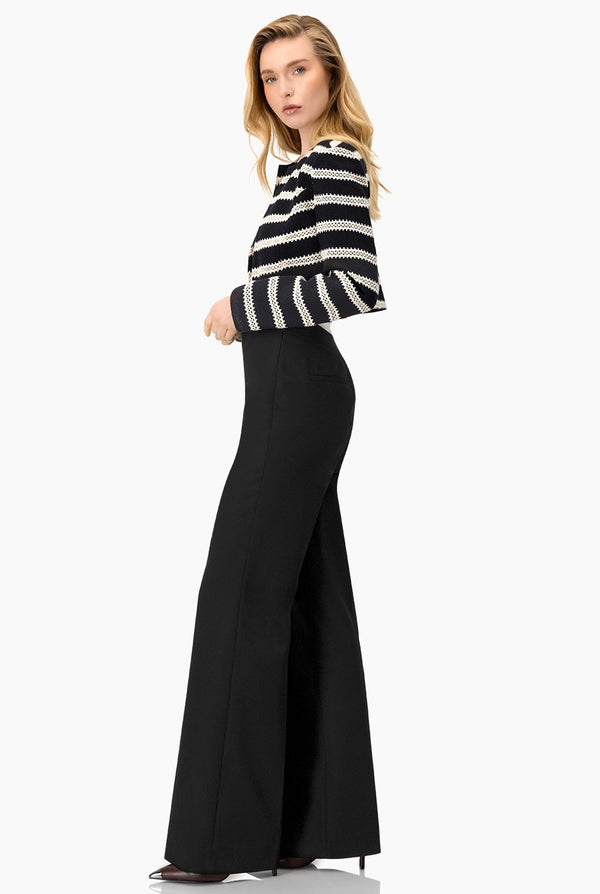 Pantalon liso negro de pierna ancha