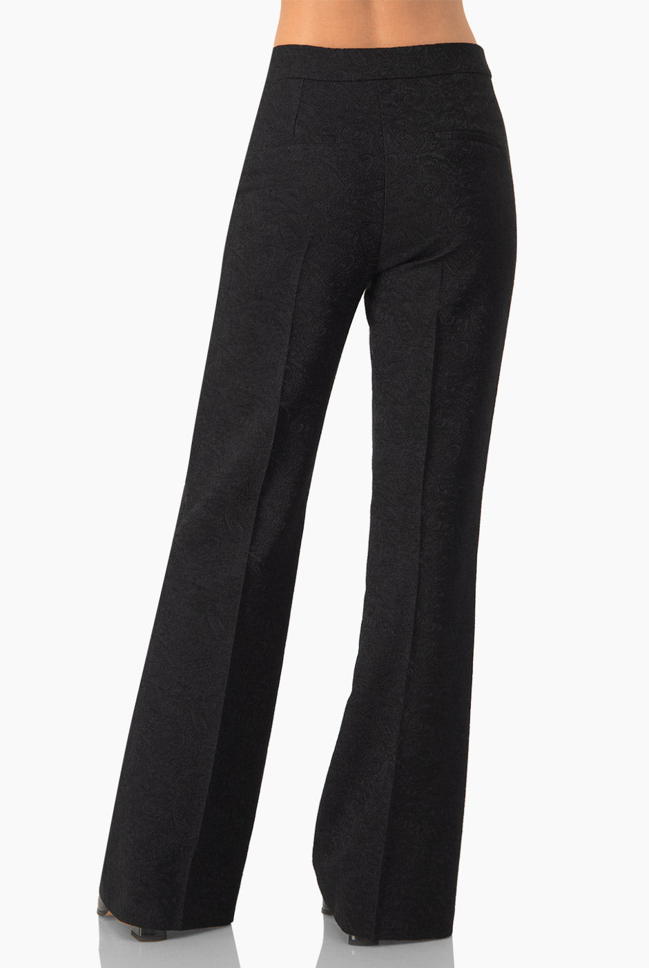 Pantalón negro recto con cierre y bolsillos simulados