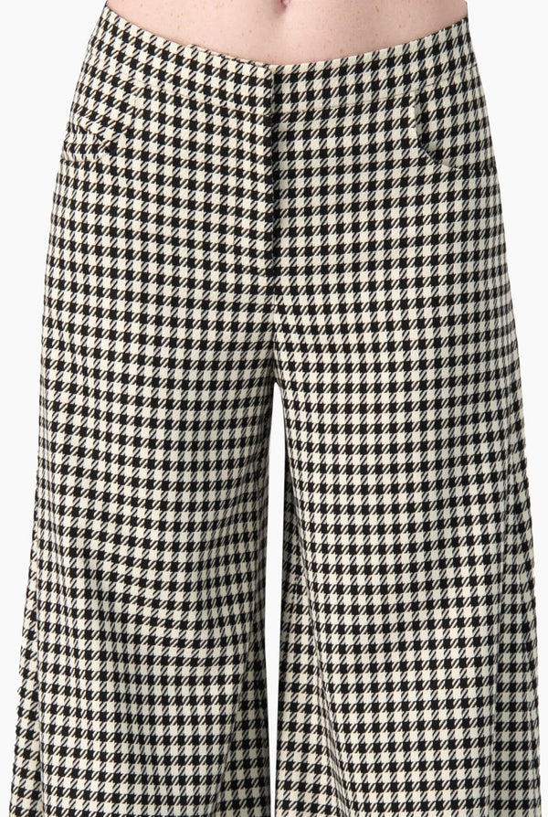 Pantalon pierna amplia