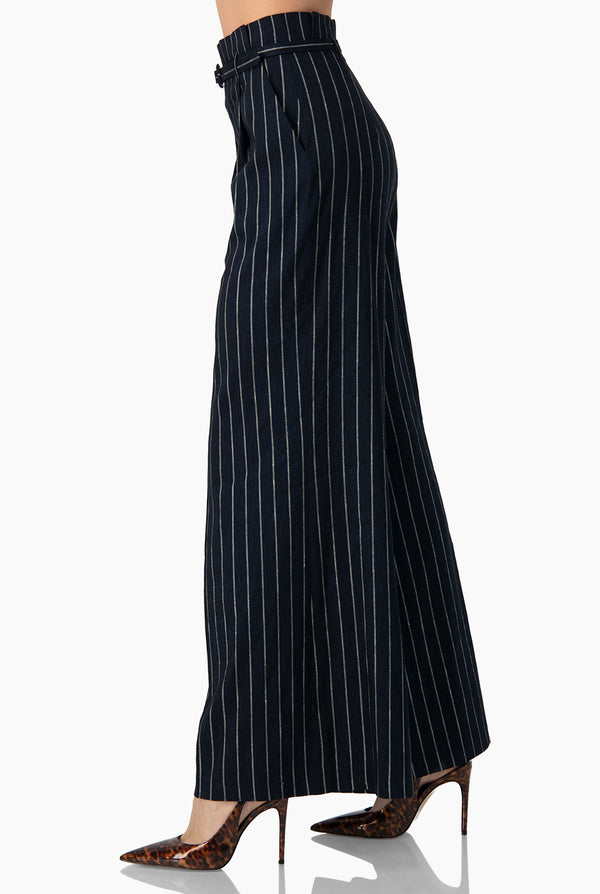 Pantalon amplio rayado con cinturon