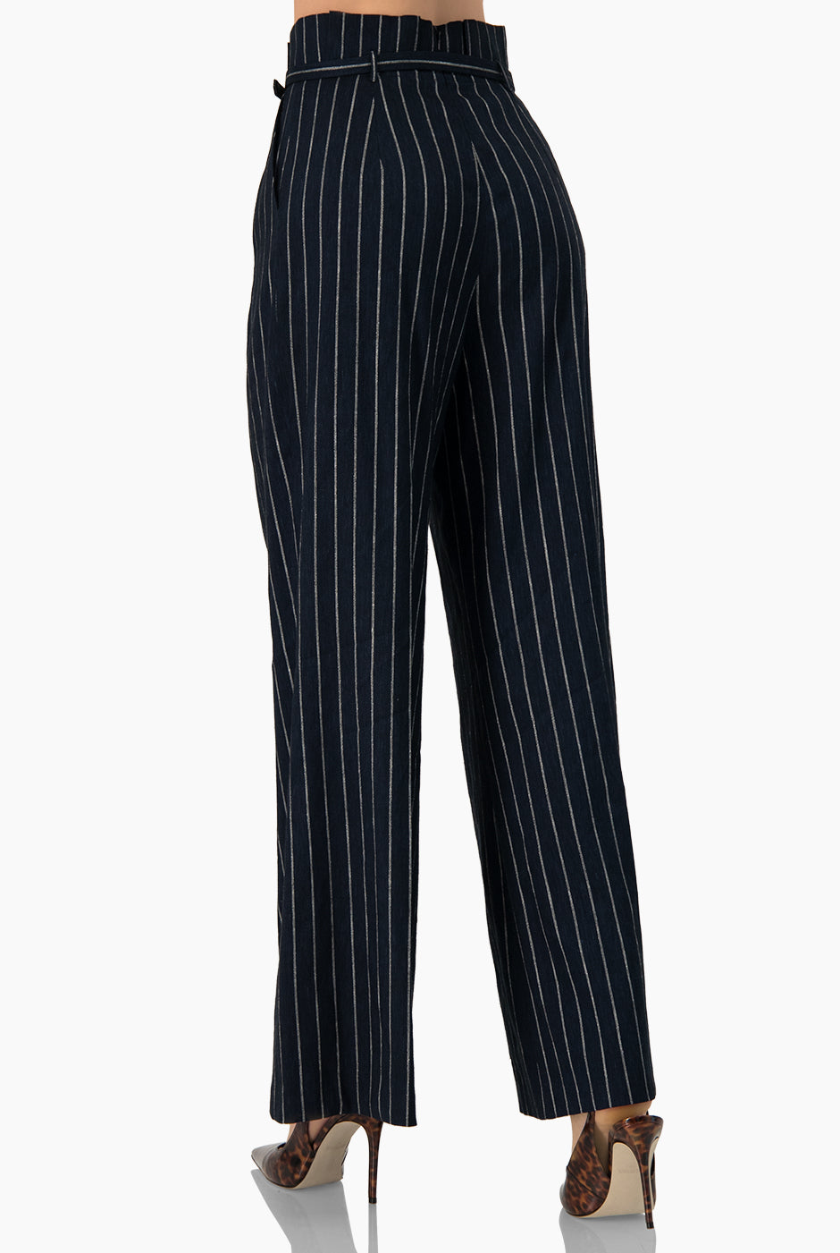 Pantalón amplio rayado azul marino con cinturón