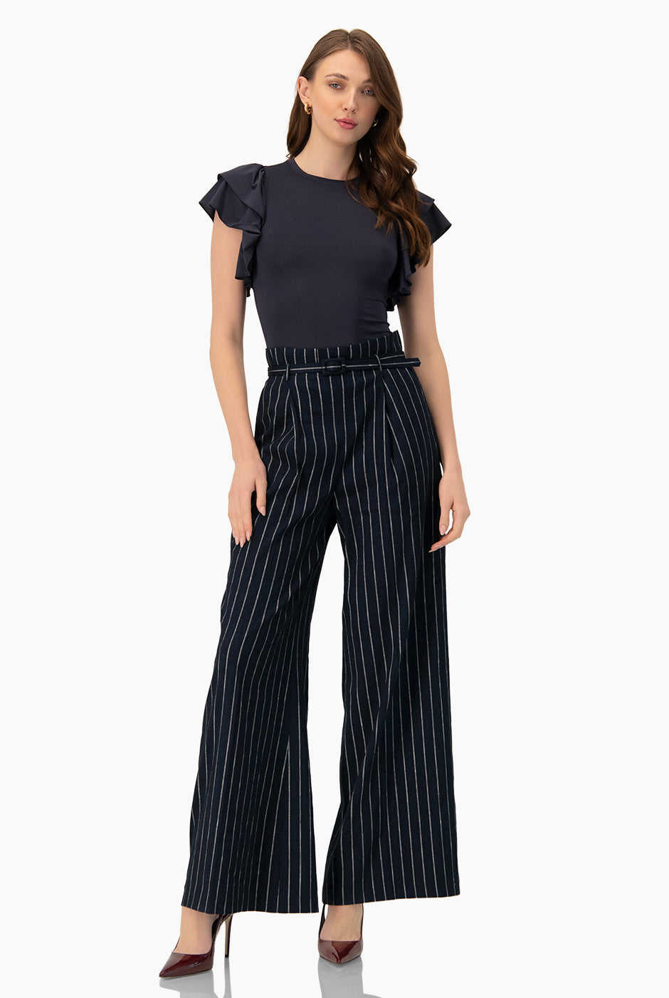 Pantalón amplio rayado azul marino con cinturón