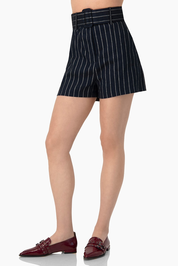 Short rayado con cinturon