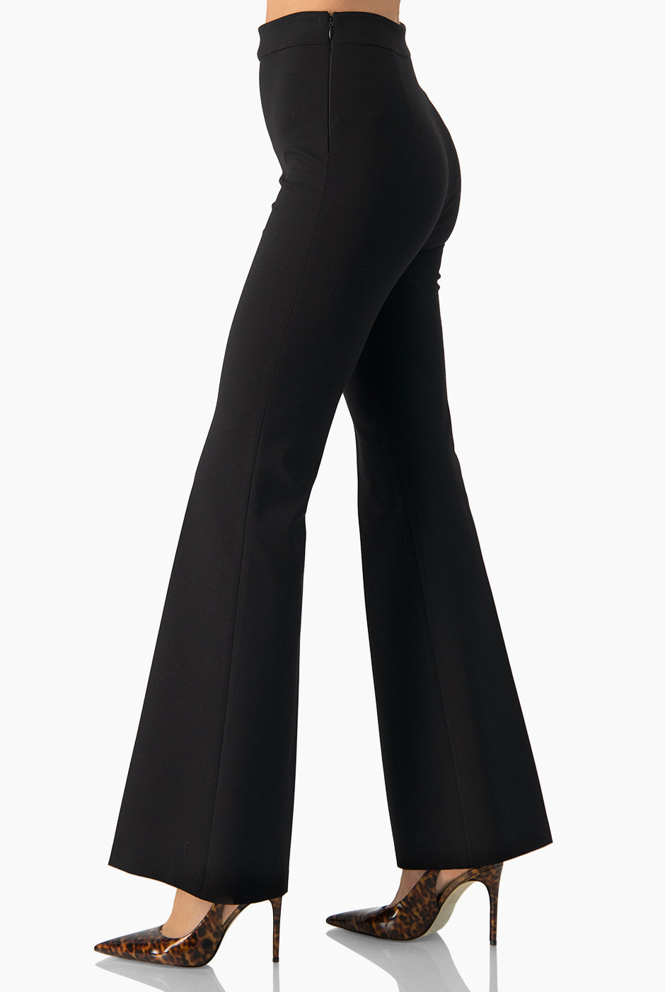 Pantalón negro acampanado elegante sin bolsillos