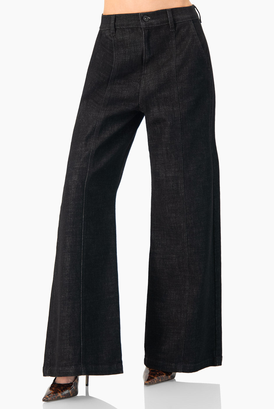 Jeans amplios negros de tiro alto con bolsillos delanteros