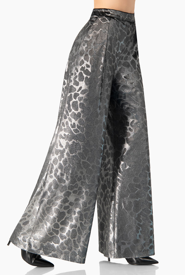 Pantalon amplio tipo palazzo