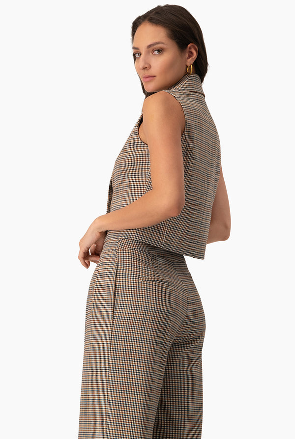 Chaleco corto con botones