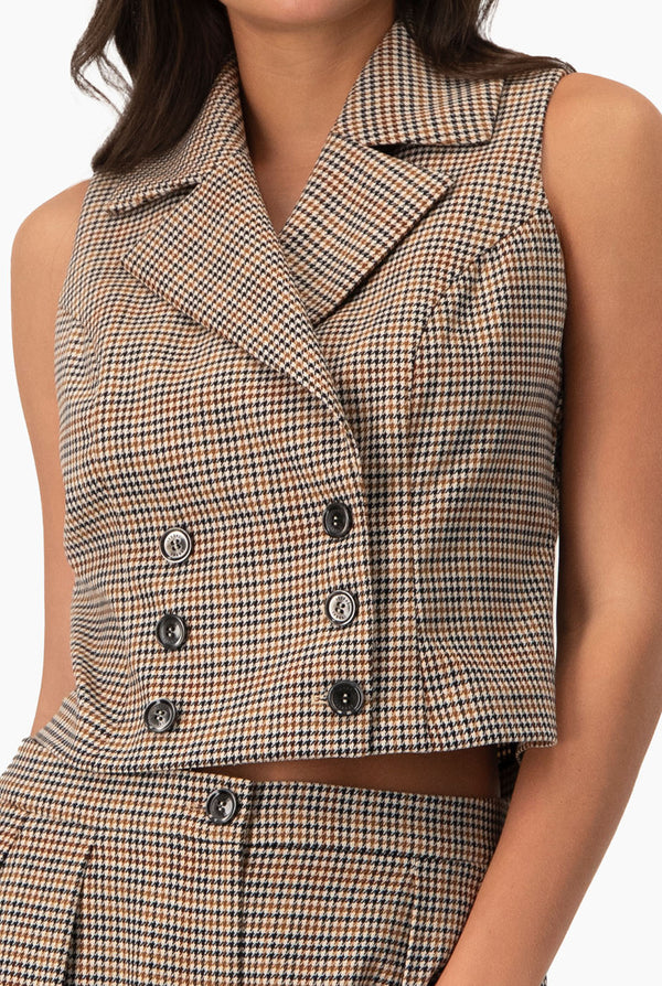 Chaleco corto con botones