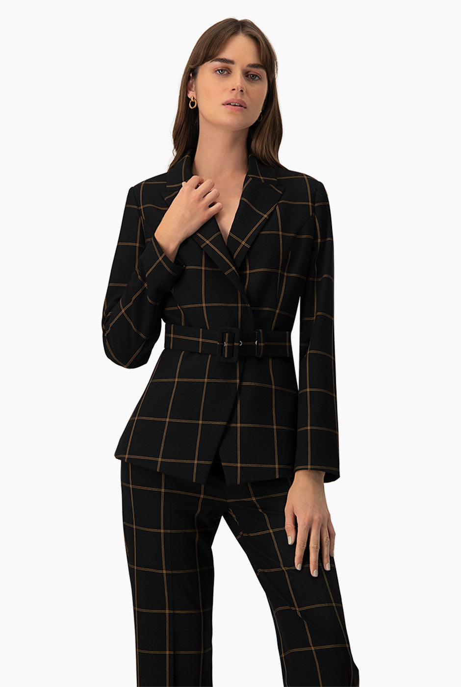 Saco cruzado negro de rayas con cinturón y solapas elegantes