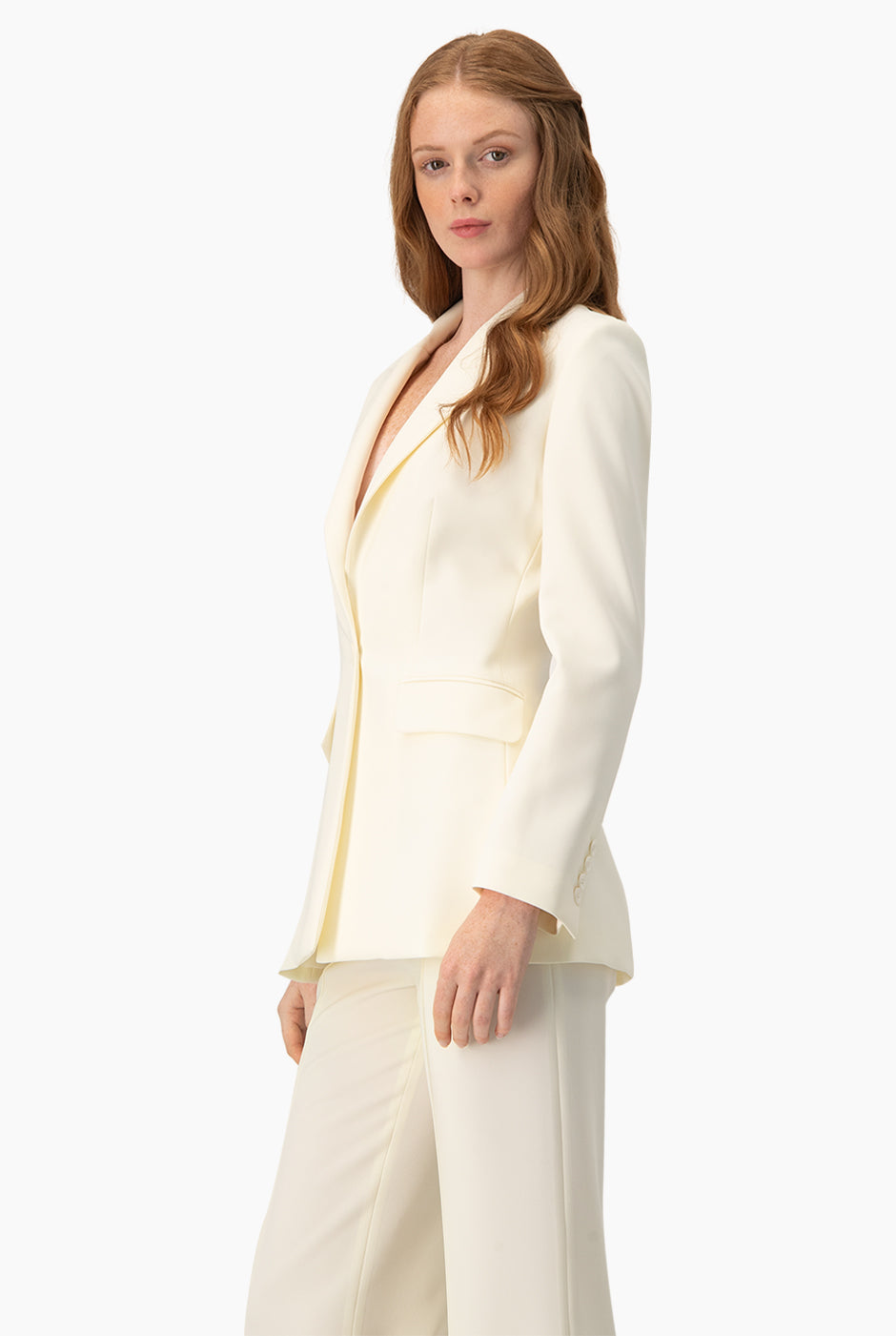 Blazer liso de un botón en color natural con solapa y bolsillos